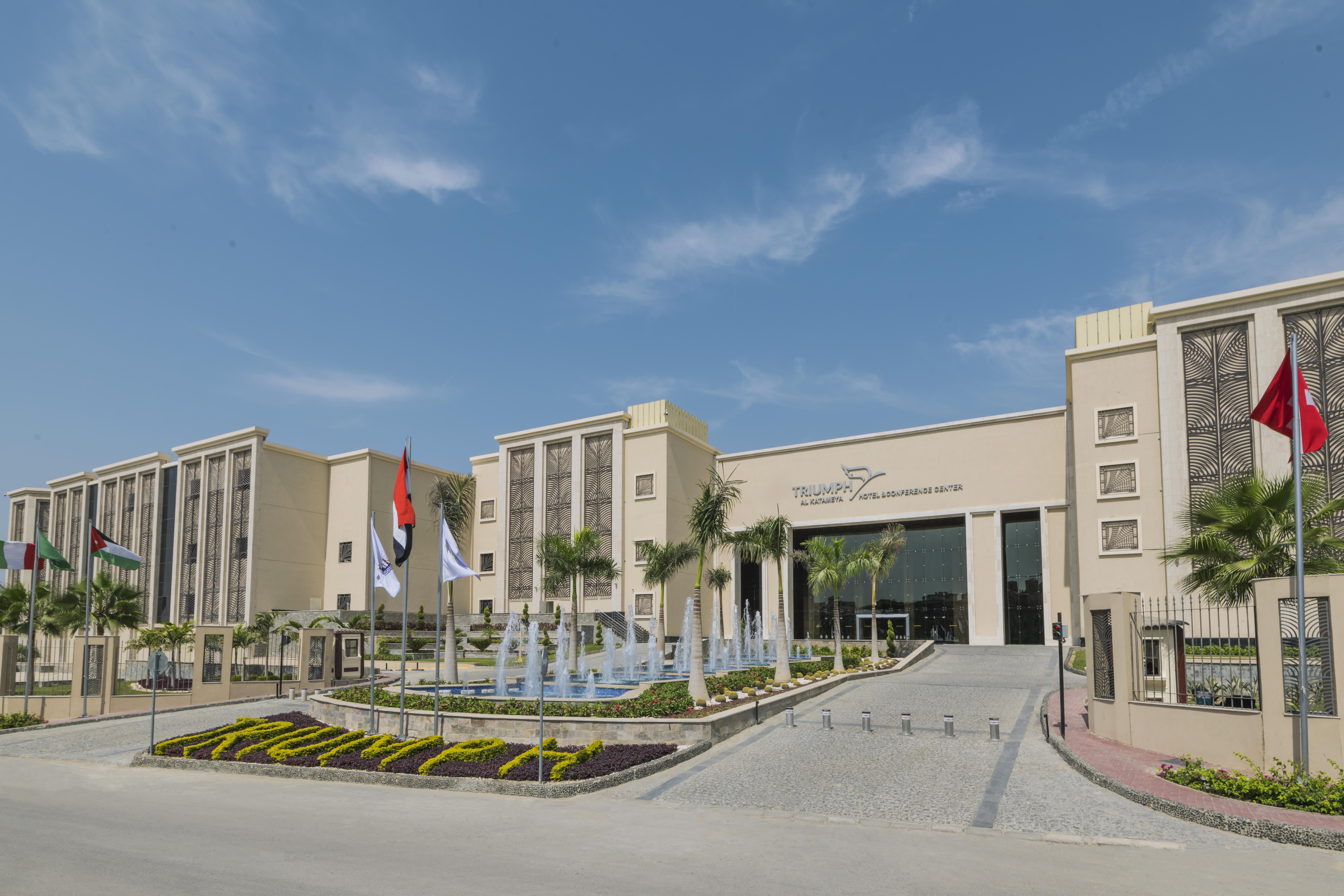 Triumph Luxury Hotel Kahire Dış mekan fotoğraf Arab Academy for Science, Technology and Engineering and Research